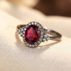 Bague Halo en argent ornée d'un rubis