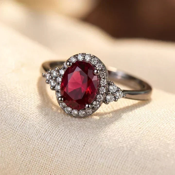 Bague Halo en argent ornée d'un rubis
