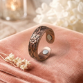Bague en cuivre Rose Pétale - fond velours rose