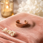 Bague en cuivre Céleste de Rose - fond velours rose