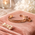 Ensemble de nœuds en cuivre de Rose - fond velours rose