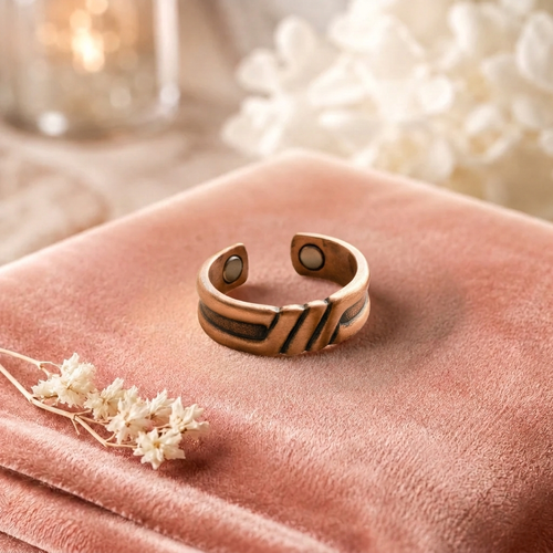 Bague en cuivre Turquoise de Rose - fond velours rose
