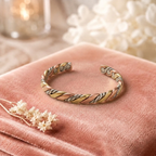Bracelet en cuivre Éclat de Rose - fond velours rose