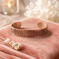Bracelet en cuivre Dérive de Rose - fond velours rose