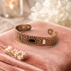 Bracelet en cuivre Brume Dorée de Rose - fond velours rose